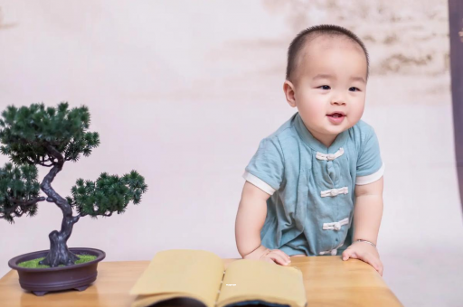 孝感宝宝爱吐奶是什么原因